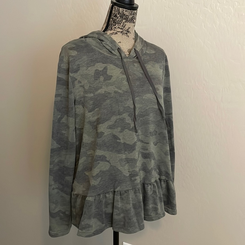 Thin Camo Sweatshirt